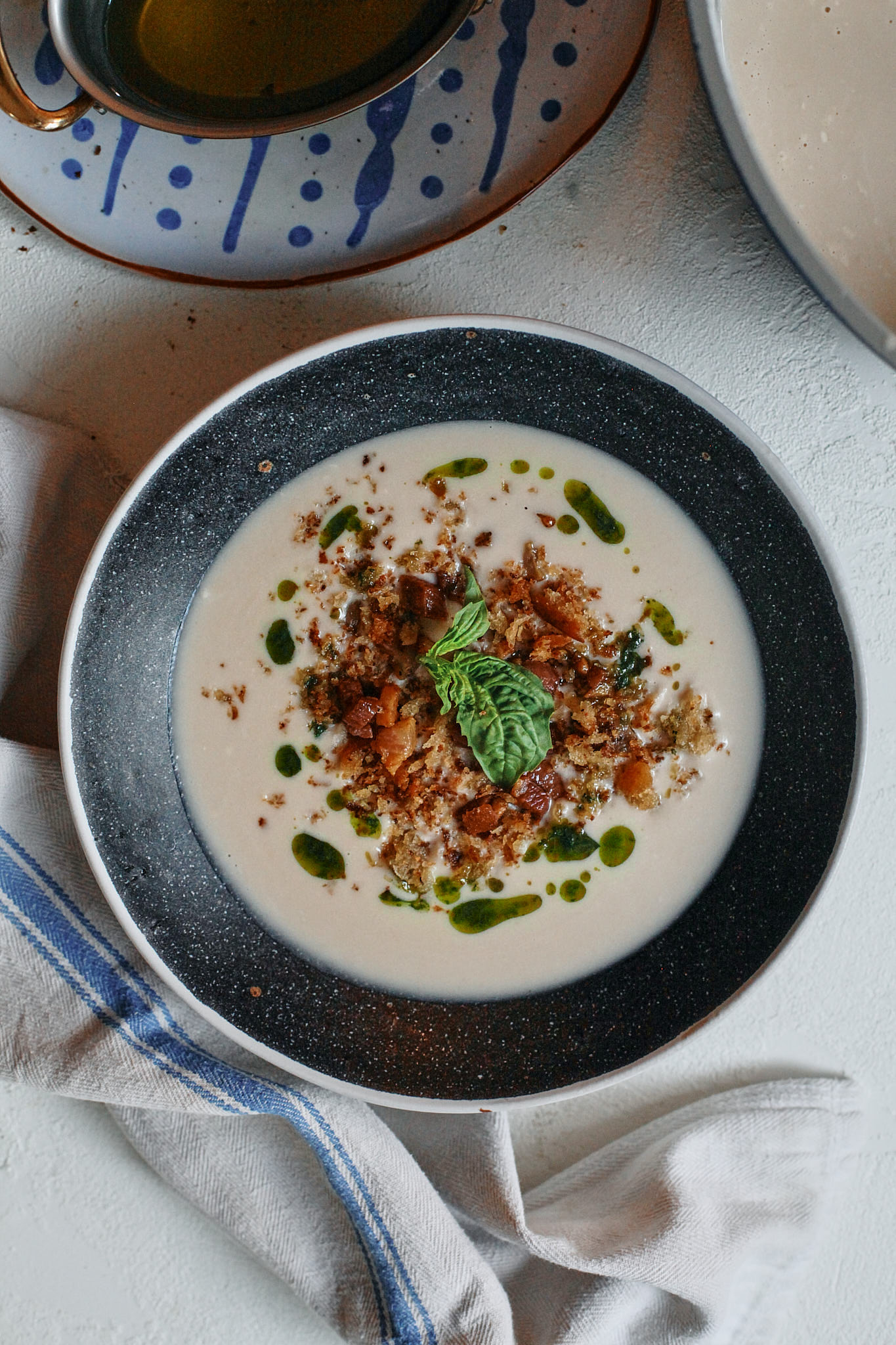 creamy garlic white bean soup