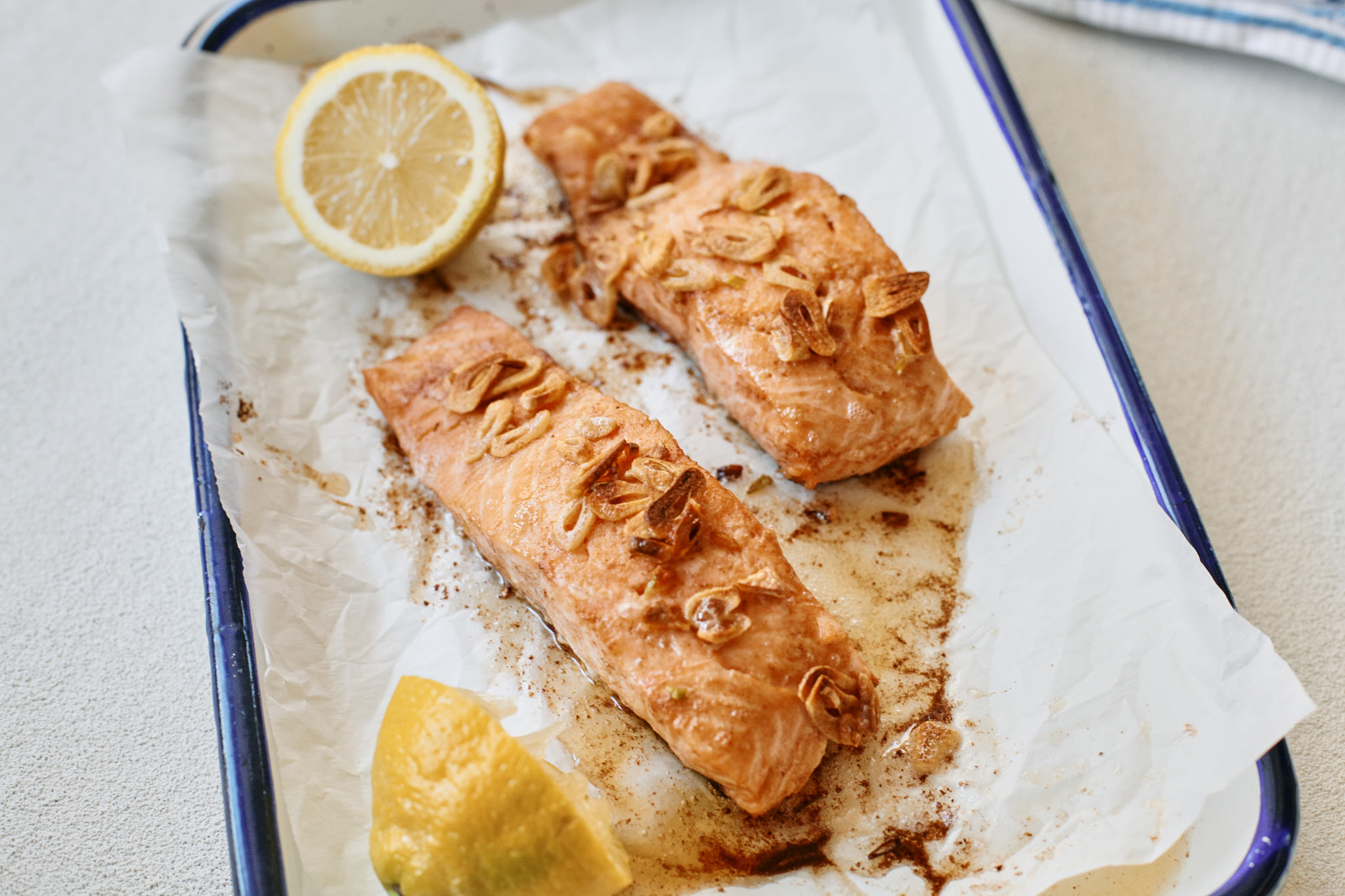 salmon with crispy garlic